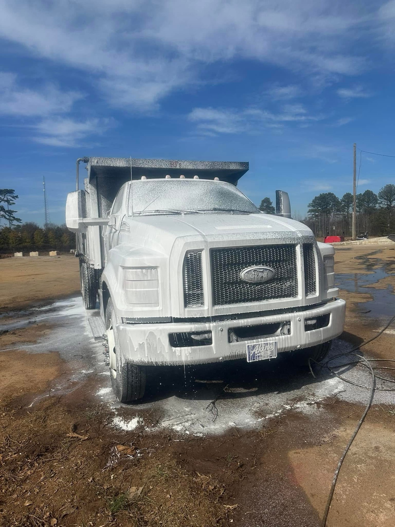 Dump truck foam wash in Athens